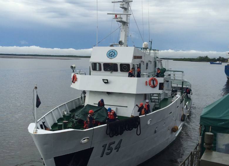En el buque Gorgona viajan 6 oficiales, 17 suboficiales y 4 suboficiales orgánicos del Centro de Investigaciones. Además, recibe el apoyo de dos investigadoras, una del Instituto de Fomento Pesquero de Chile y otra de la Universidad Nacional. FOTO cortesía