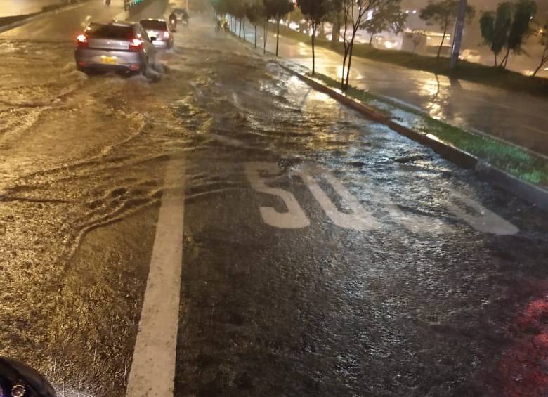 Reportan afectaciones por lluvia de este viernes en Medellín