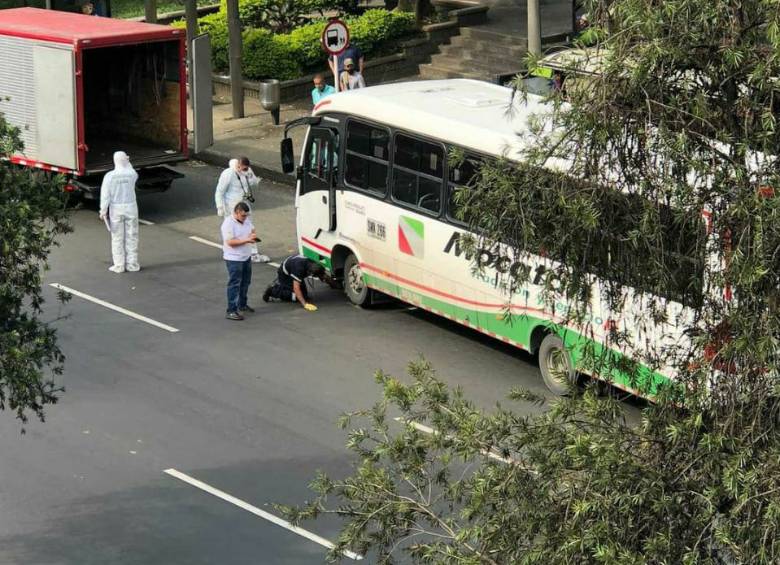 El hecho se presentó a las 6:58 de la mañana en la calzada occidental carrera 50 con calle 12 Sur. FOTO GUARDIANES ANTIOQUIA