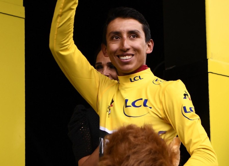Urán, de 32 años y subcampeón del Tour en 2017, expresó, tras finalizar la etapa de ayer, que el título de Bernal es el triunfo de todo el ciclismo colombiano. FOTOs efe y afp