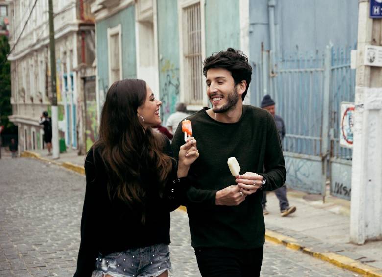 Imagen del video de Cristina, en la que Yatra comparte con la argentina Tino. FOTO UNIVERSAL MUSIC