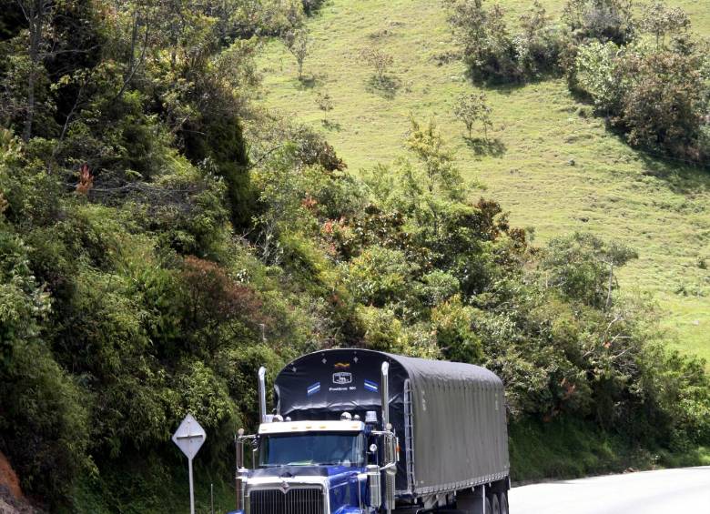 En Colombia hay 268.414 camiones y 55.894 tractomulas, según el Ministerio de Transporte. FOTO Jaime Pérez