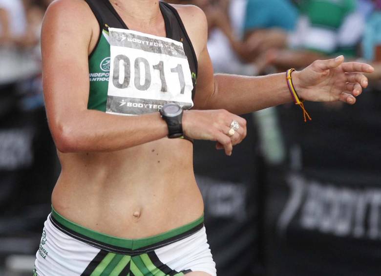 Leidy Tobón y Juan C. Cardona, la cuota nacional en la maratón de los Juegos de Veracruz. FOTO MANUEL SALDARRIAGA