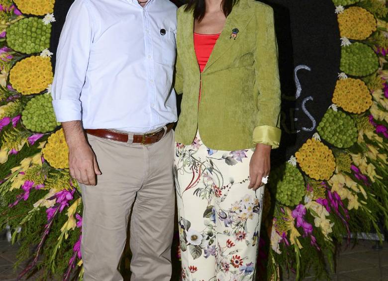 El alcalde Aníbal Gaviria y la primera dama, Claudia Márquez. Foto Cámara Lúcida.