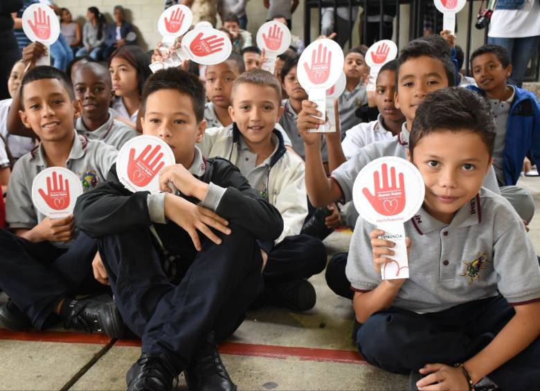 La Alcaldía de Medellín se vinculó con el Día Internacional contra el reclutamiento, uso y vinculación de menores en el conflicto armado. FOTO CORTESÍA