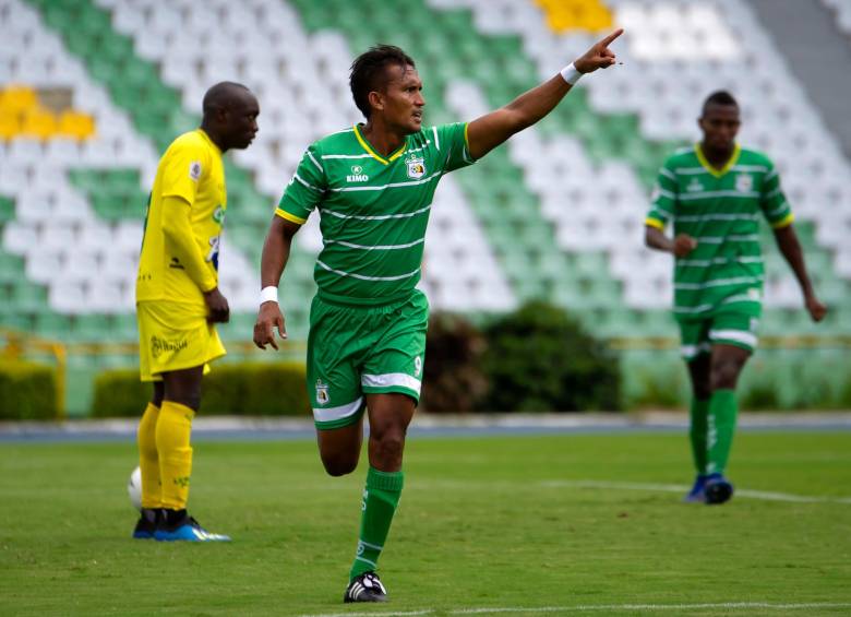 Henry “El Indio” Hernández celebra el único tanto del juego, para la victoria de Quindío ante Leones de Itagüí. FOTO CORTESÍA DIMAYOR