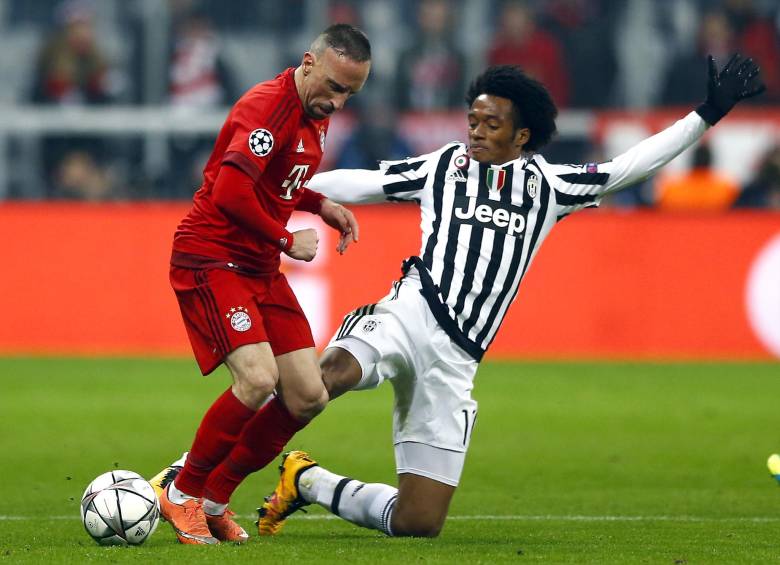 El golazo de Juan Guillermo Cuadrado no le bastó a la Juventus para clasificarse a cuartos de final de la Liga de Campeones. FOTO AP