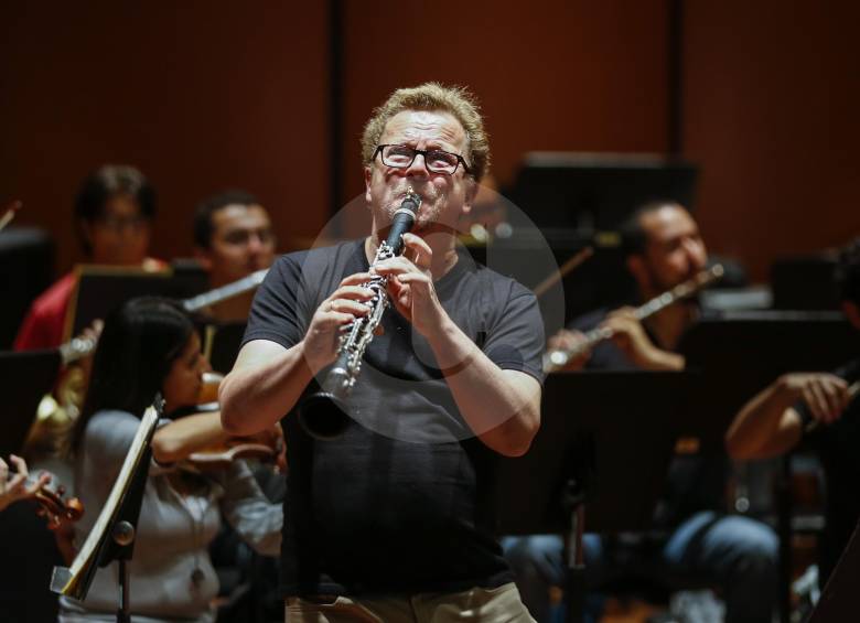 El clarinetista Wenzel Fuchs toca el clarinete principal en la orquesta filarmónica de Berlín, considerada una de las mejores y más importantes del mundo. FOTO juan antonio sánchez.