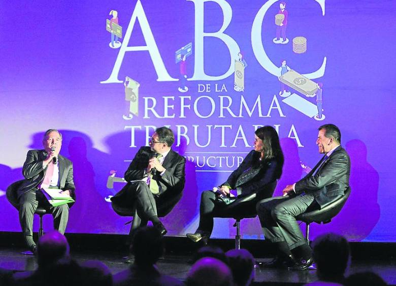 El Foro ABC de la Reforma Tributaria fue organizado por el diario La República y se llevó a cabo ayer, en Bogotá. FOTO La República