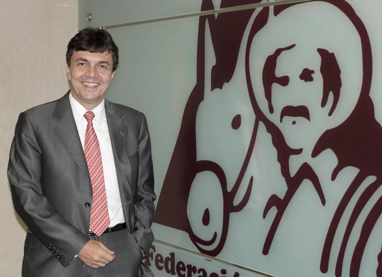 Roberto Vélez Vallejo dice que gestionará apoyos para los caficultores, pero no subsidios infinitos y plantea una producción ideal para Colombia de 16 millones de sacos por año. FOTO cortesía