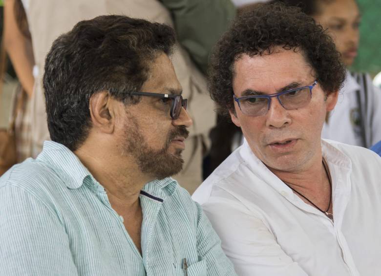 Iván Márquez en compañía de Pastor Alape, de las Farc. FOTO: Róbinson Sáenz/EL COLOMBIANO