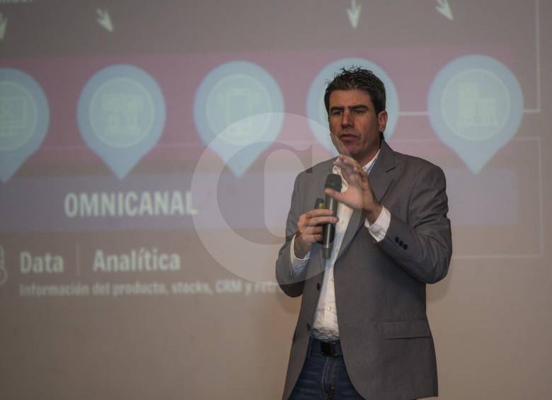 El experto en transformación digital, Gabriel Alzate, dijo que la publicidad está migrando a plataformas virtuales. FOTO julio césar herrera 