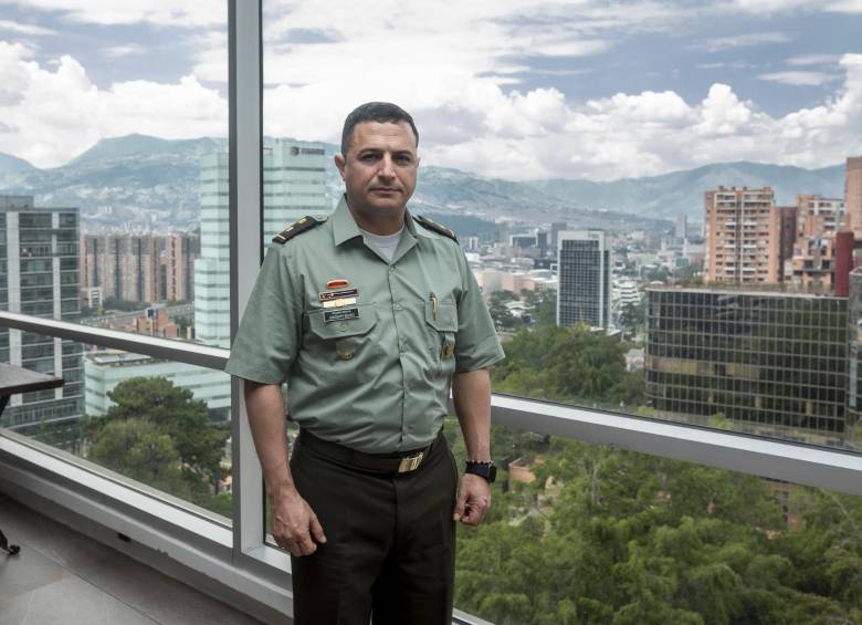 El general Norberto Mujica Jaime se posesionó como director del Inpec en diciembre de 2019. Lleva 31 años como miembro de la Policía Nacional. FOTO Camilo Suárez