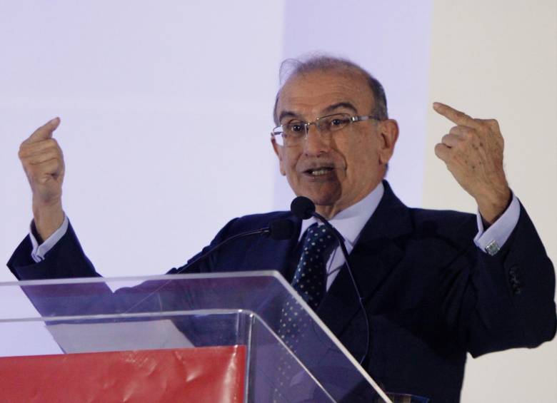 Este martes, en una conferencia en la Universidad Externado, el jefe negociador del Gobierno, Humberto de la Calle Lombana. FOTO COLPRENSA