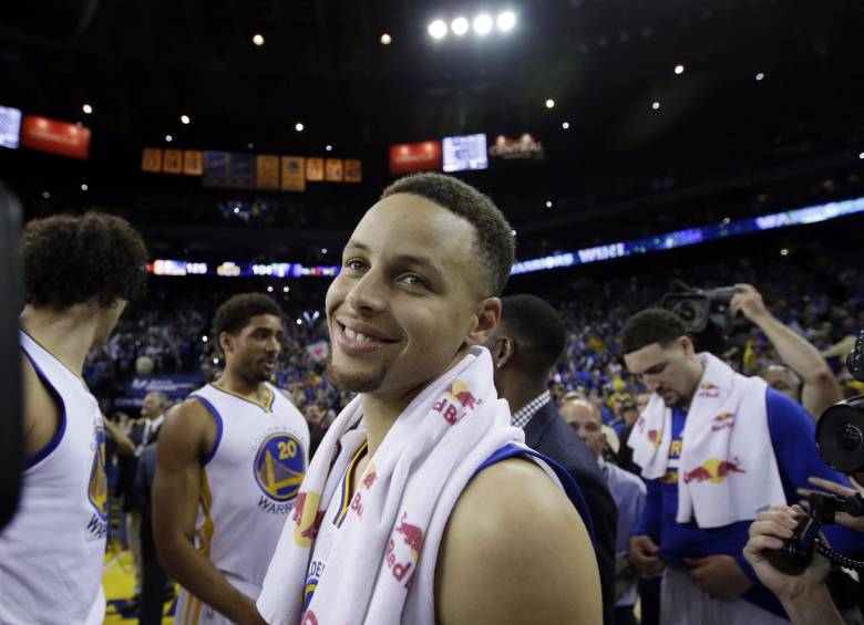 Stephen Curry, estrella de los Warriors. FOTO AP