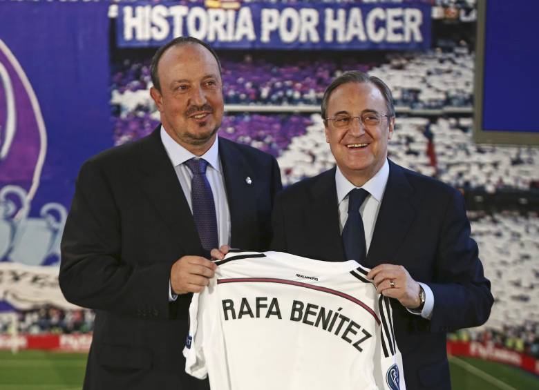 Como el letrero que tiene en el fondo de la foto, Rafa Benítez llega al Real Madrid, con una historia por hacer. FOTO ap