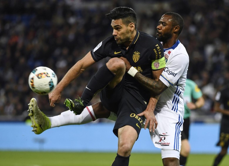 Falcao anotó el primer gol del Mónaco frente al Lyon. FOTO AFP