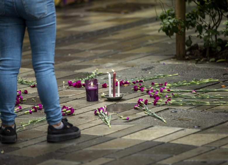 Plantón en el centro de Medellín para rechazar lo hechos recientes de violencia contra las mujeres. Foto: Andrés Camilo Suárez