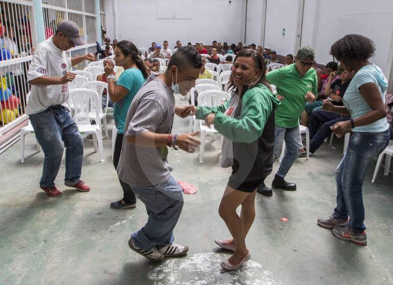 El nuevo centro de atención para los habitantes de calle es un espacio para que las personas puedan asearse y dormir. Además, recibirán acompañamiento sicosocial. FOTO róbinson sáenz
