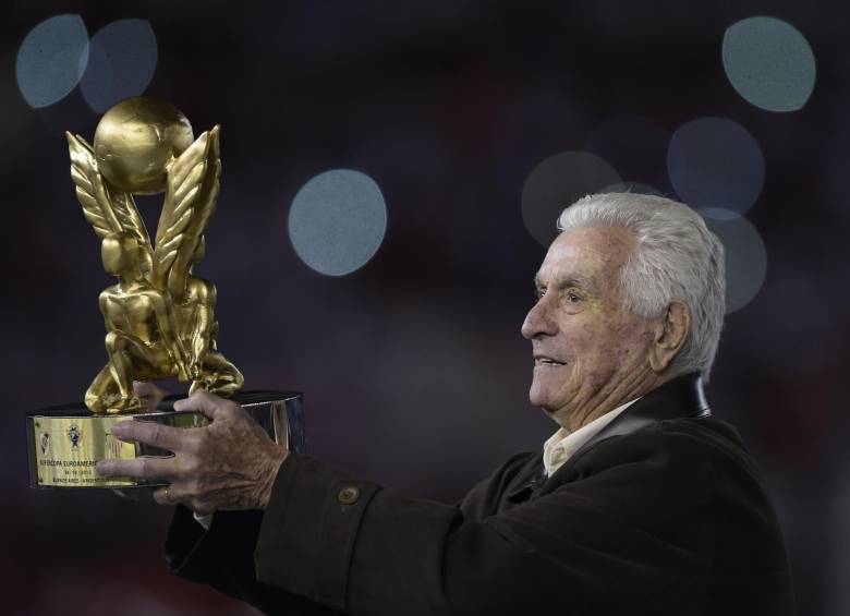 El arquero argentino, que falleció este viernes, jugó en River Plate y Millonarios. FOTO AFP
