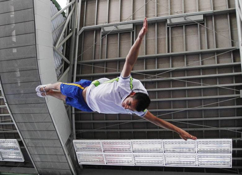 Ángel Hernández, quien se vino de España y se radicó en Colombia, intentó ser el primero del país en la modalidad del trampolín, pero no contó con fortuna y tuvo discreta actuación en el Preolímpico. FOTO archivo