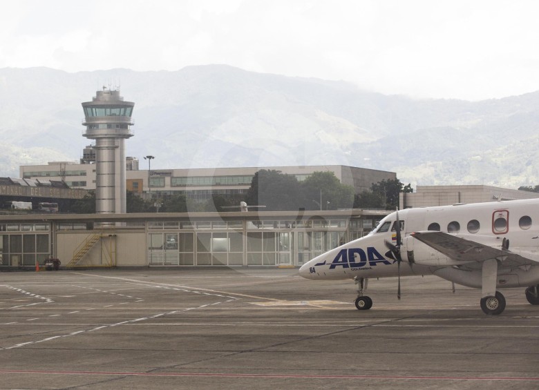 Hasta julio, ADA transportó a 109 mil pasajeros. En promedio la empresa opera 1.200 vuelos cada mes. FOTO CIP-EL COLOMBIANO 