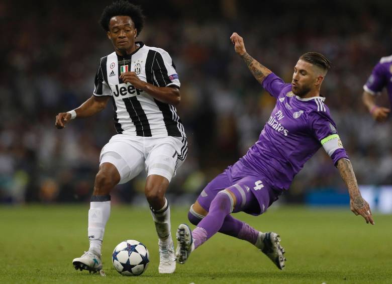 Ramos recibe críticas por exagerar empujón de Cuadrado