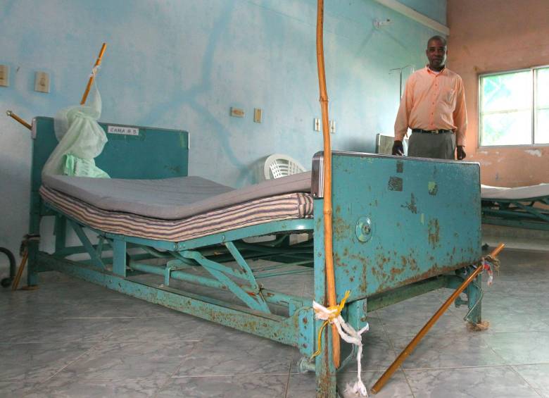 Hace seis meses, estas eran las camas del hospital de Vigía del Fuerte, Antioquia. Aunque fueron cambiadas, la infraestructura del centro médico requiere intervención urgente. El debate sobre la forma de sostener los puntos de atención médica en sitios apartados se discute actualmente. FOTO archivo-jaime pérez