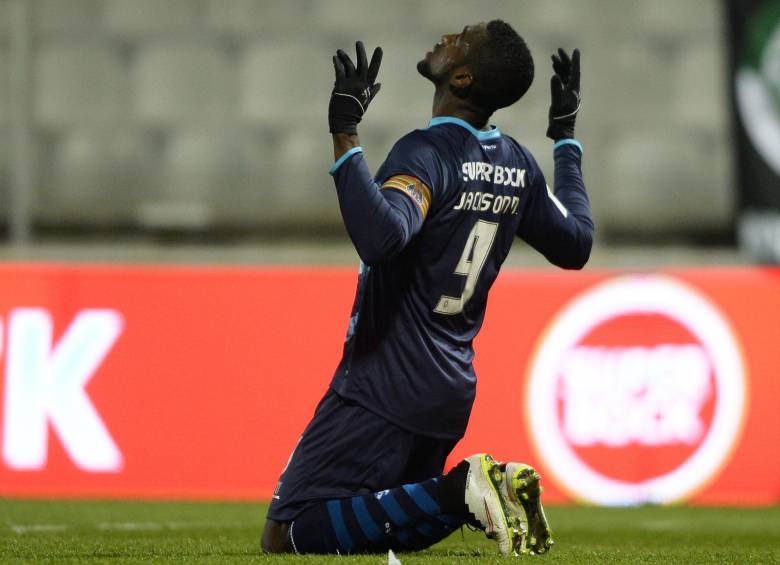 El delantero colombiano Jackson Martínez y del centrocampista brasileño Casemiro, autores de los dos tantos del partido. FOTO AFP