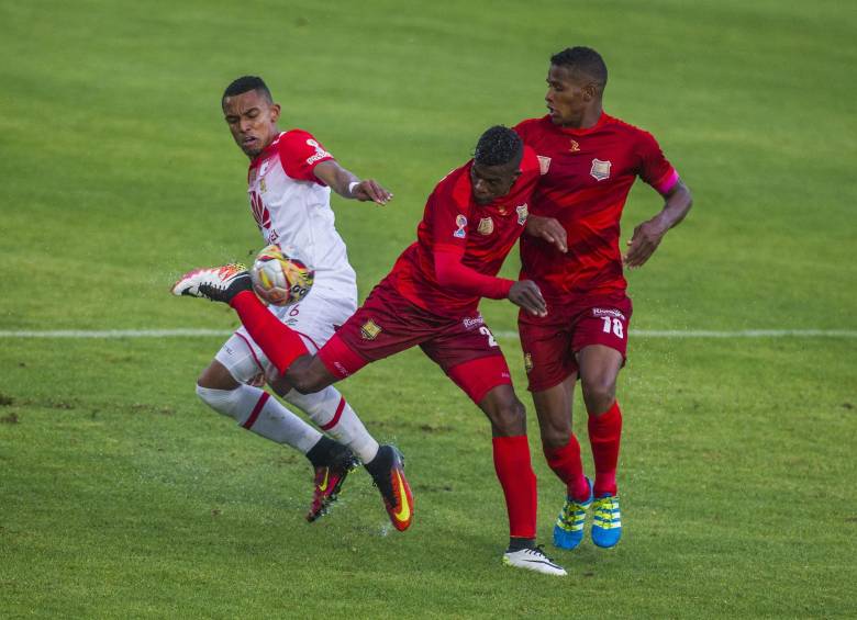 Ante el Santa Fe, Rionegro perdió una oportunidad importante de meterse de nuevo en el grupo de los 8 mejores. FOTO jaime pérez 