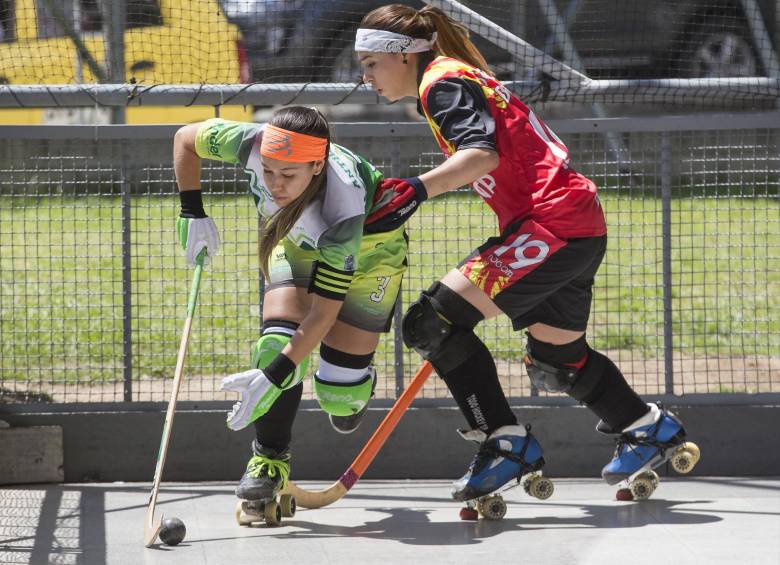 Bogotá (rojo) venció 3-2 a Antioquia y se quedó con el título en la categoría de damas abierta. FOTO manuel saldarriaga 