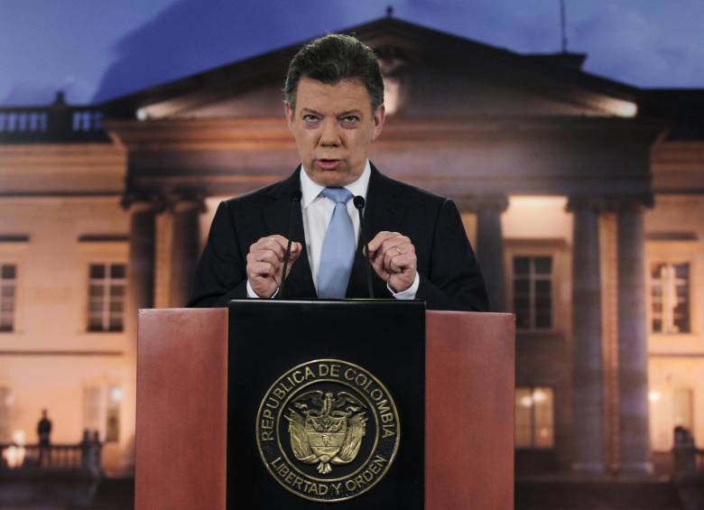 Santos dice que liberación de general propicia reanudación de diálogos de paz 