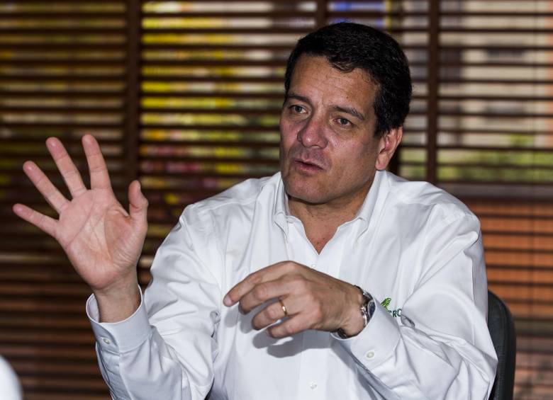 Felipe Bayón, presidente de Ecopetrol, ha dicho que entre las metas operativas y financieras más relevantes de la empresa en los próximos tres años figuran invertir entre 12.000 y 15.000 millones de dólares. Foto: Julio Cesar Herrera.