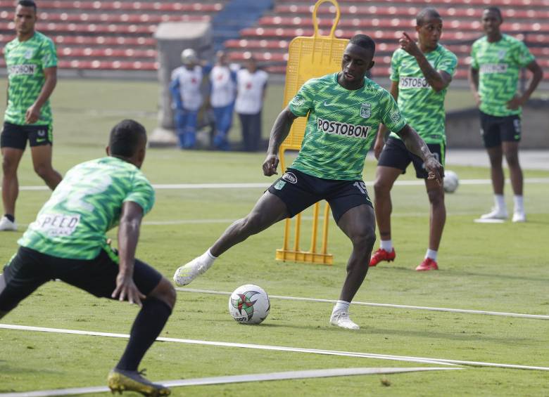 Práctica de entrenamiento del Nacional en el estadio Atanasio Girardot Foto: Manuel Saldarriaga