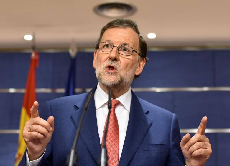 En rueda de prensa posterior a su diálogo con el líder socialista Pedro Sánchez, el líder del PP, Mariano Rajoy, advirtió que si “el Psoe se mantiene en el ‘no’ volveremos a repetir comicios”. FOTO AFP 