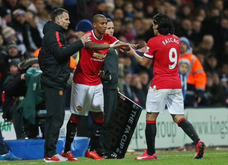 Radamel Falcao fue sustituido al minuto 60 de juego cuando el United perdía 0-1. FOTO REUTERS
