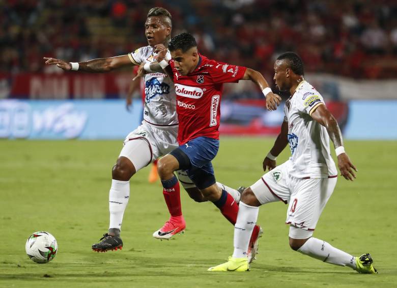 Al igual que sucedió en el Atanasio, se espera un duelo cerrado en Ibagué. FOTO ROBINSO SÁENZ