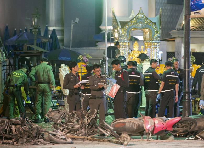 Así quedó el lugar de los hechos luego de la explosión en el centro de Bangkok. FOTO AP