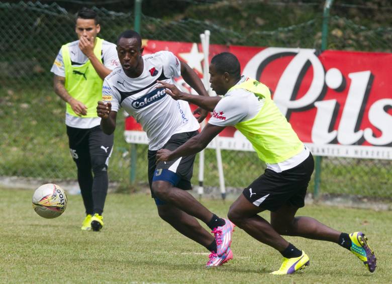 Con dos anotaciones, Juan F. Caicedo junto a Hechalar son los goleadores rojos. FOTO jaime Pérez