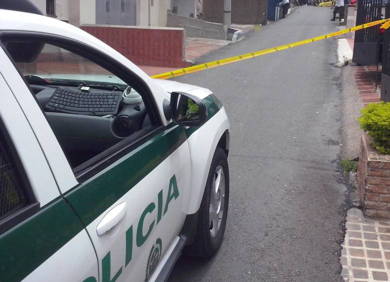 El hecho ocurrió a las 6:20 de la tarde del pasado jueves, cuando la víctima cayó del cuarto piso. FOTO ARCHIVO