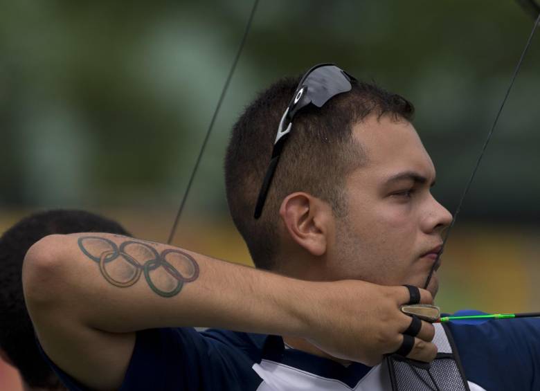 Daniel Felipe Pineda comenzó con récord suramericano en recurvo su participación en los Suramericanos de Bolivia y también con oro por equipo en la misma modalidad. FOTO archivo.