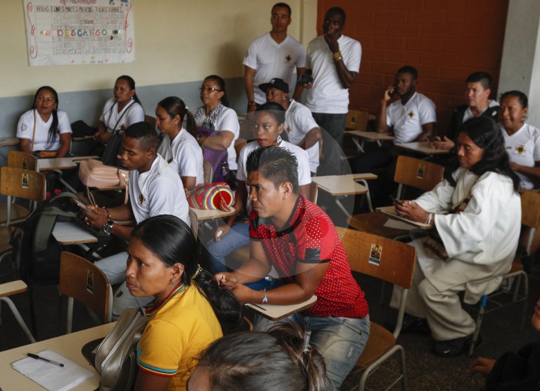 Los estudiantes reciben las clases en las aulas de la Institución Educativa Perpetuo Socorro del barrio Belencito. FOTO Manuel Saldarriaga