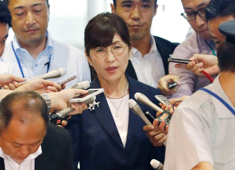 La ministra de Defensa de Japón, Tomomi Inada, dimitirá de su cargo. FOTO: REUTERS