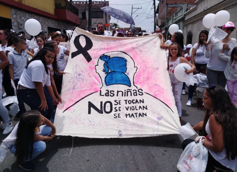 ¡Ya no más! Medellín marchó contra la violencia a menores de edad
