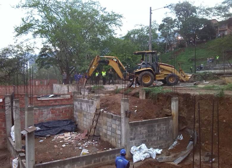 La obra de 1.000 metros cuadrados estaba siendo construida en un lote de espacio público. FOTO Cortesía Alcaldía de Bello
