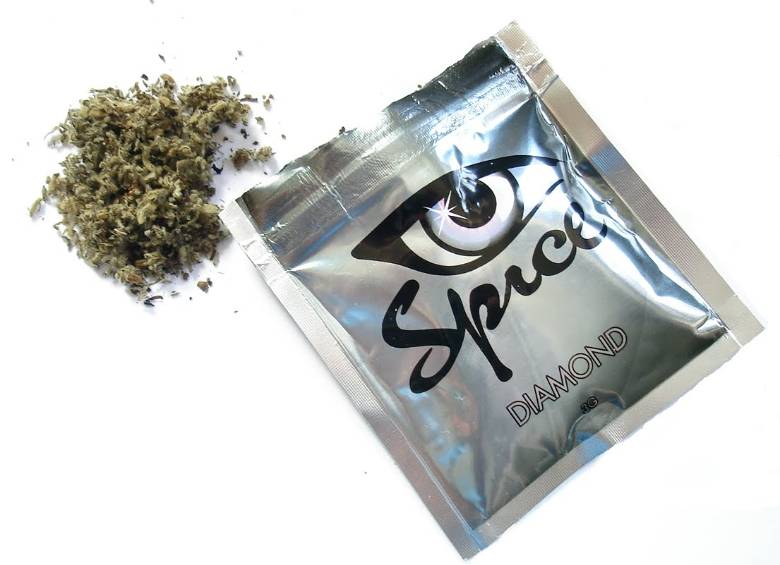 Con olor a fresa o sandía y un aspecto similar a la marihuana, el “spice” se ha convertido en una de las nuevas drogas sintéticas más consumidas por los estadounidenses.
