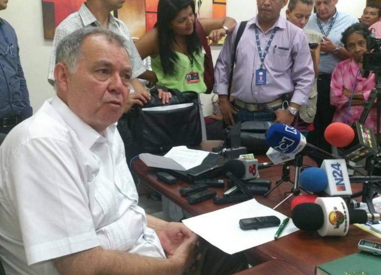 El procurador Ordóñez dijo que es ”inadmisible” que se hubiera atentado contra la vida de los menores. FOTO CORTESÍA PROCURADURÍA GENERAL DE LA NACIÓN. 