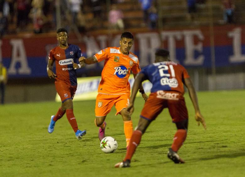 Envigado y Medellín se miden en el Polideportivo Sur por la fecha 20 de la Liga Betplay. FOTO CAMILO SUÁREZ