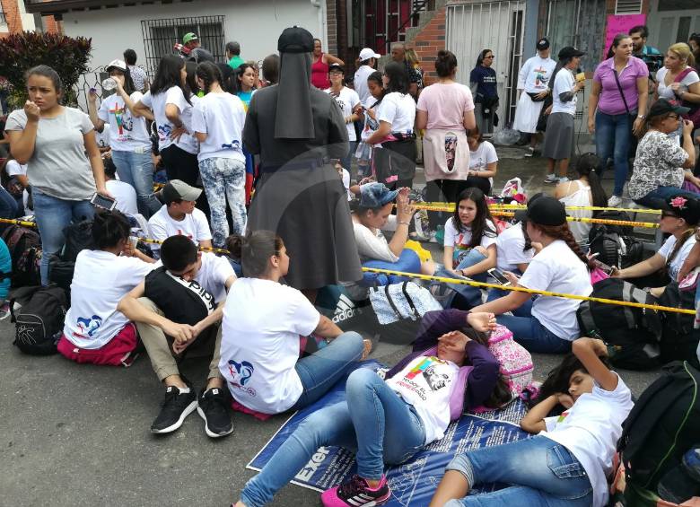 Así fue la espera para entrar a la misa campal del Papa en Medellín