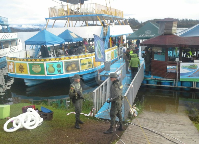 Se reanudan rescates de muertos del barco que se hundió en Guatapé
